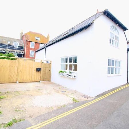 Betern Place By Air Premier Villa Seaford Exterior photo