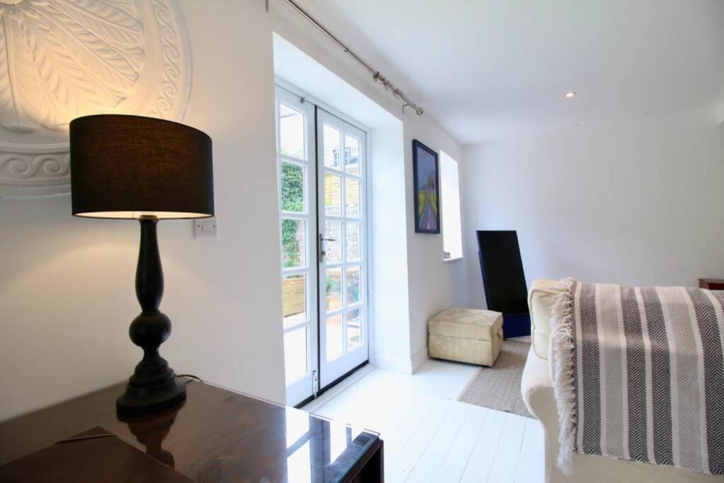 Betern Place By Air Premier Villa Seaford Exterior photo